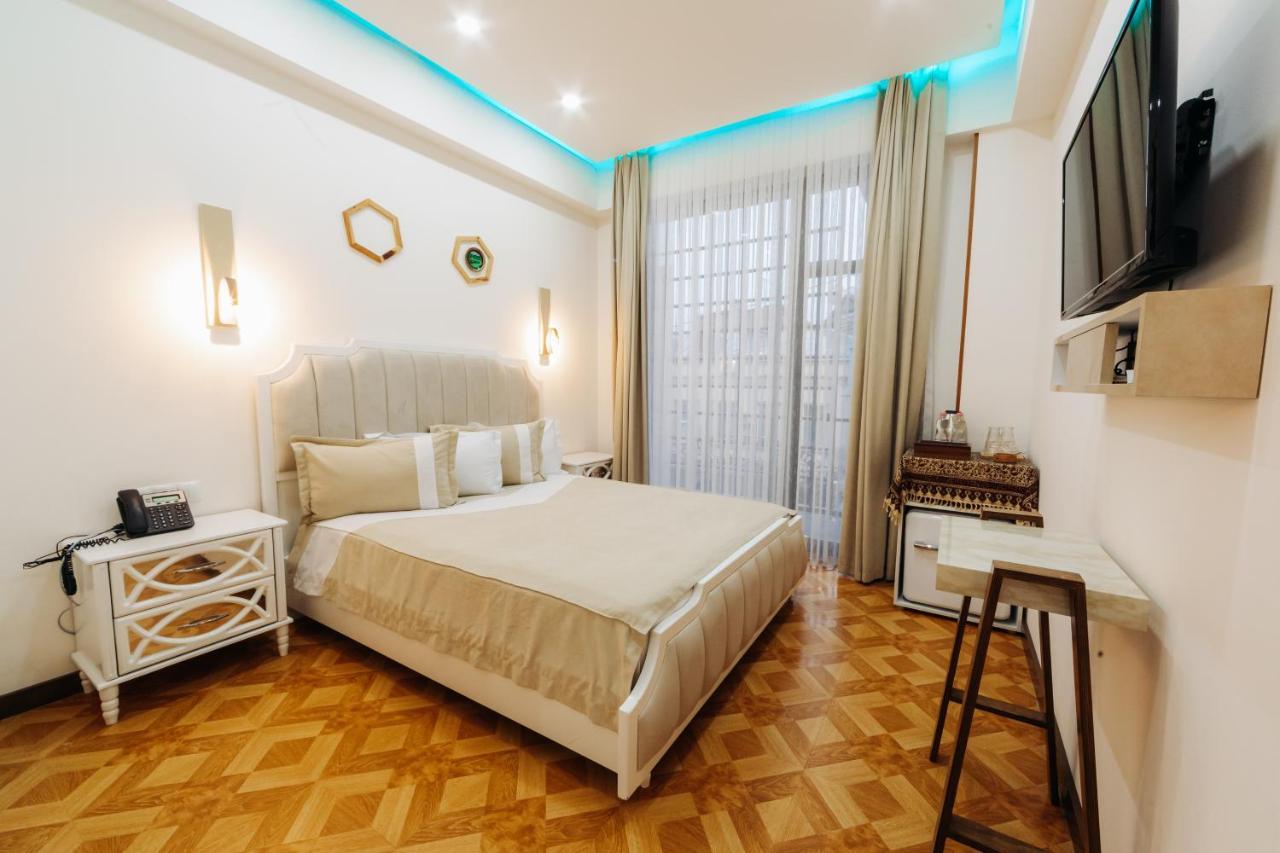 Luxin Hotel Тбилиси Екстериор снимка