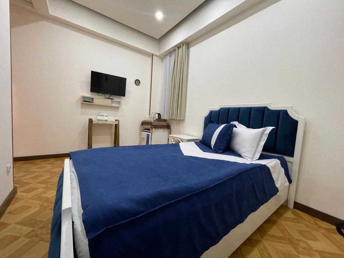 Luxin Hotel Тбилиси Екстериор снимка