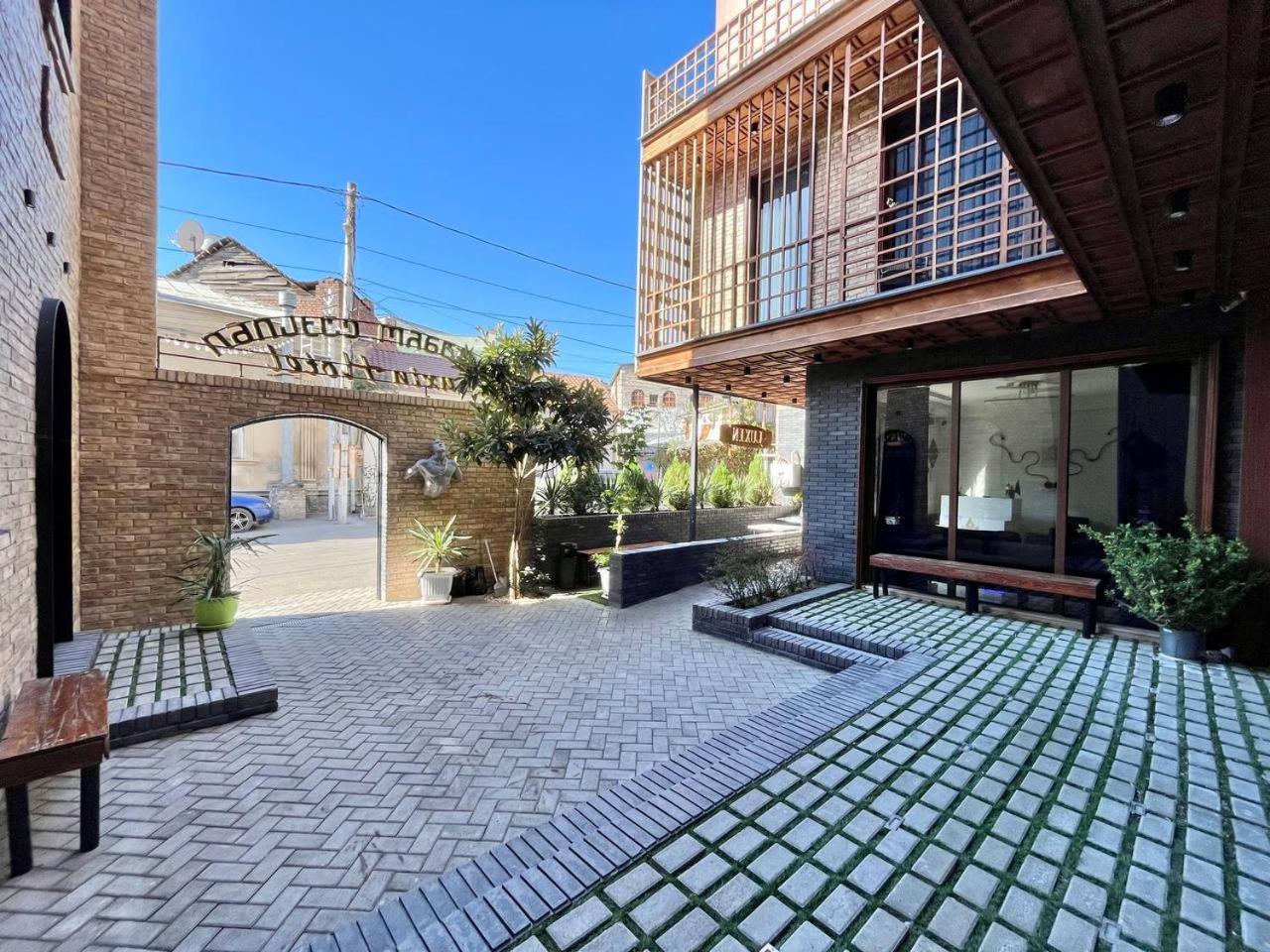 Luxin Hotel Тбилиси Екстериор снимка