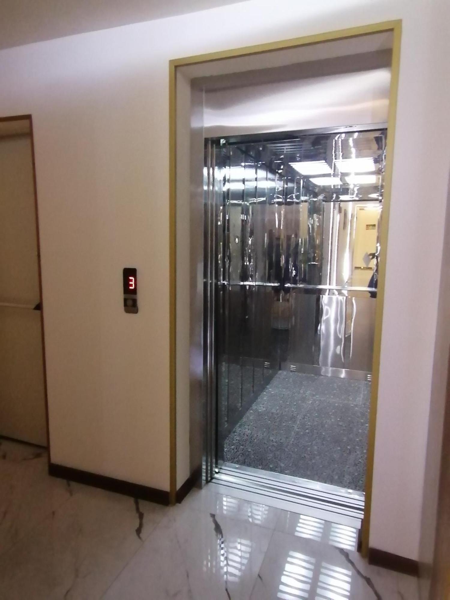 Luxin Hotel Тбилиси Екстериор снимка