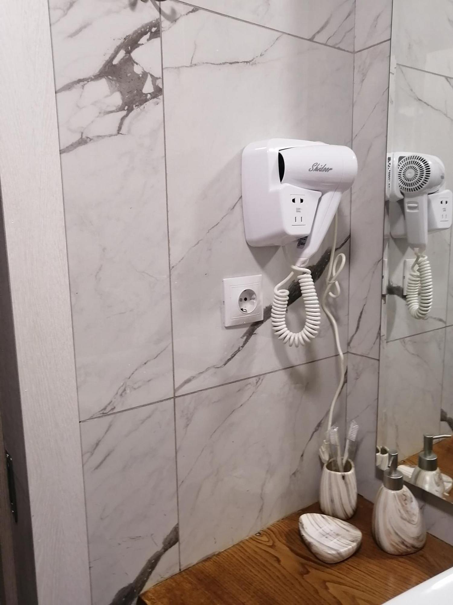 Luxin Hotel Тбилиси Екстериор снимка
