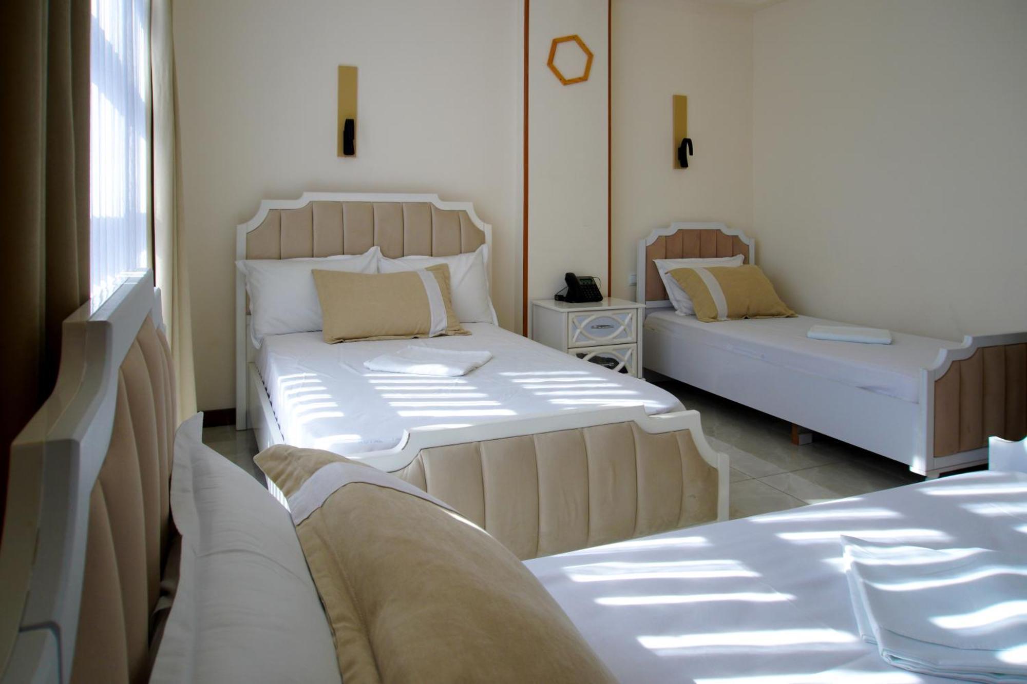 Luxin Hotel Тбилиси Екстериор снимка
