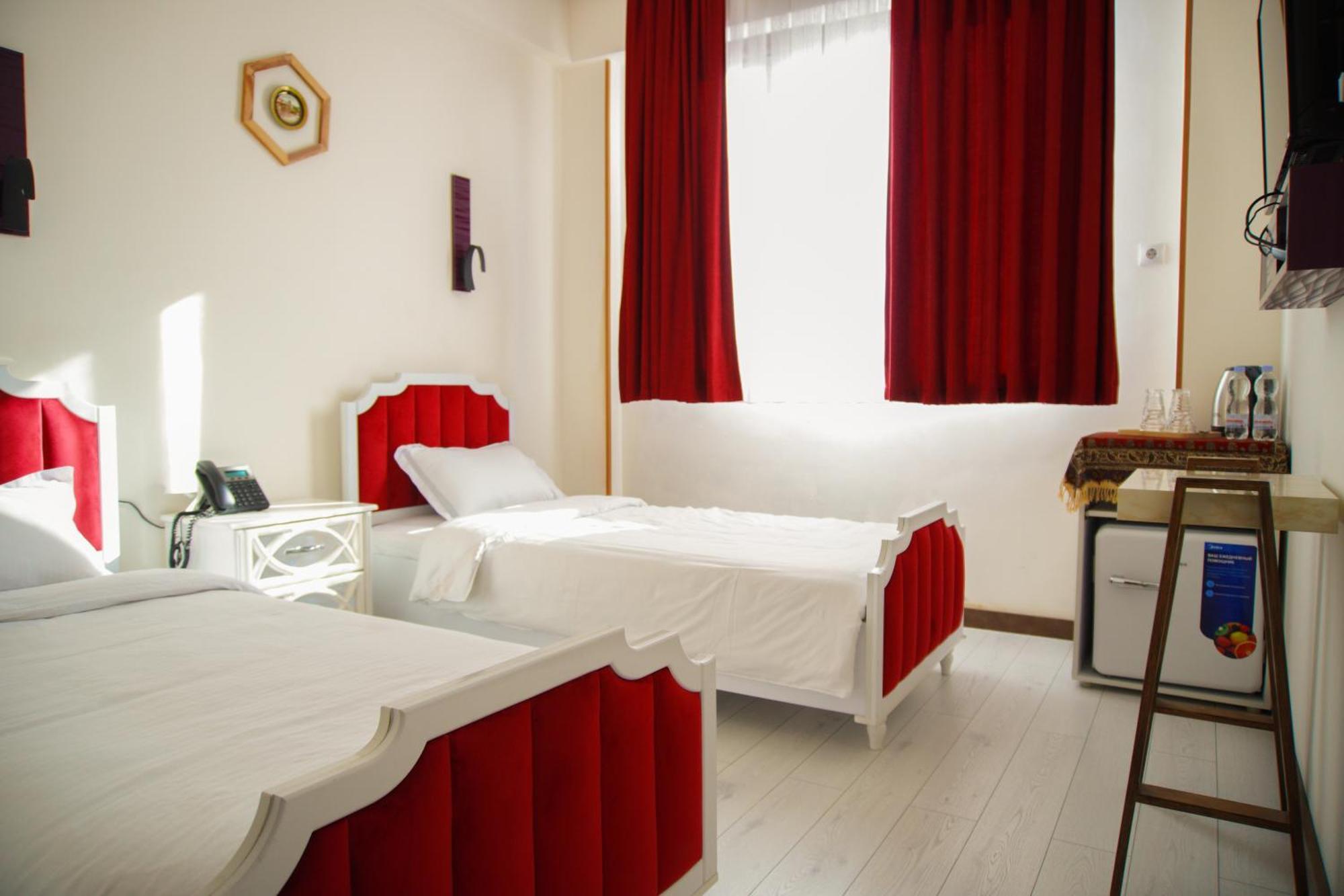 Luxin Hotel Тбилиси Екстериор снимка