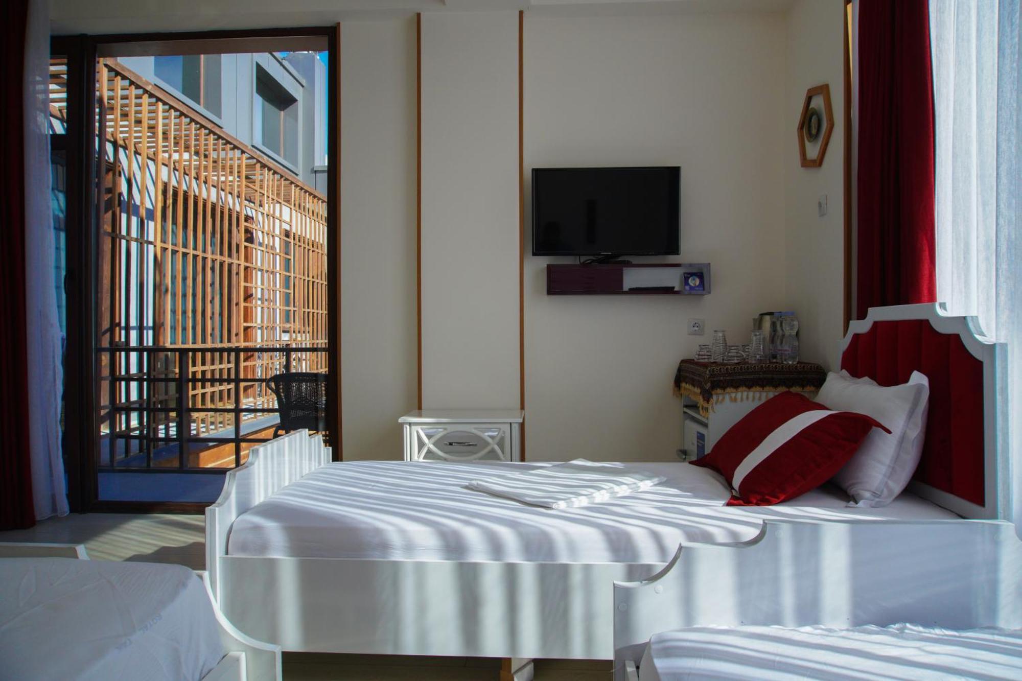 Luxin Hotel Тбилиси Екстериор снимка