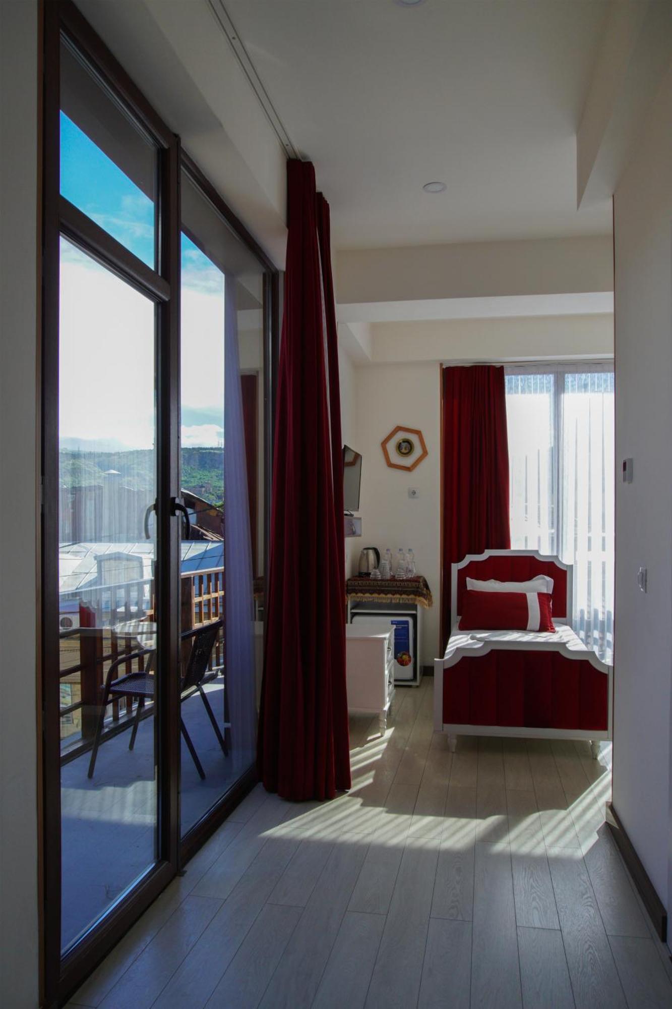 Luxin Hotel Тбилиси Екстериор снимка