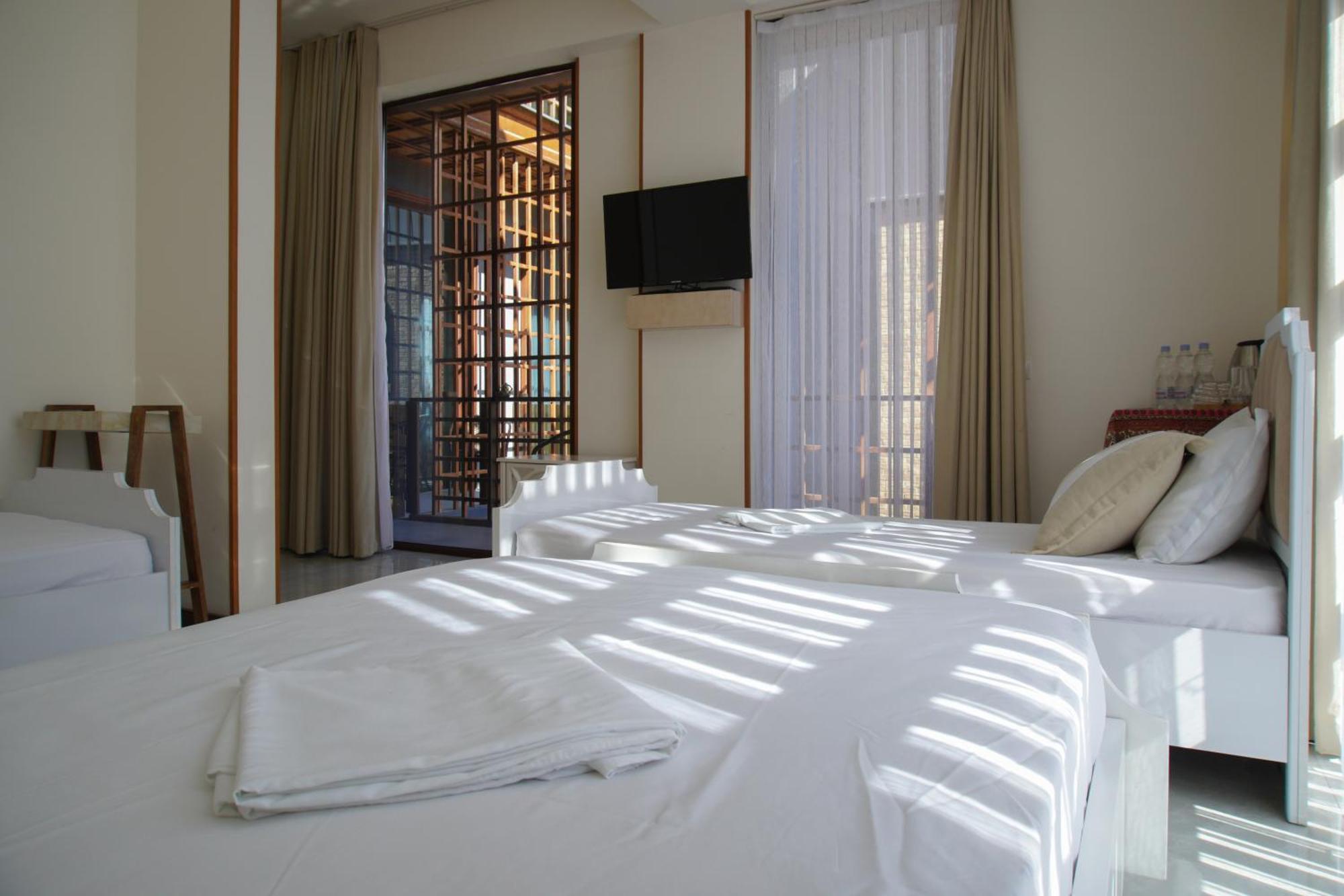 Luxin Hotel Тбилиси Екстериор снимка