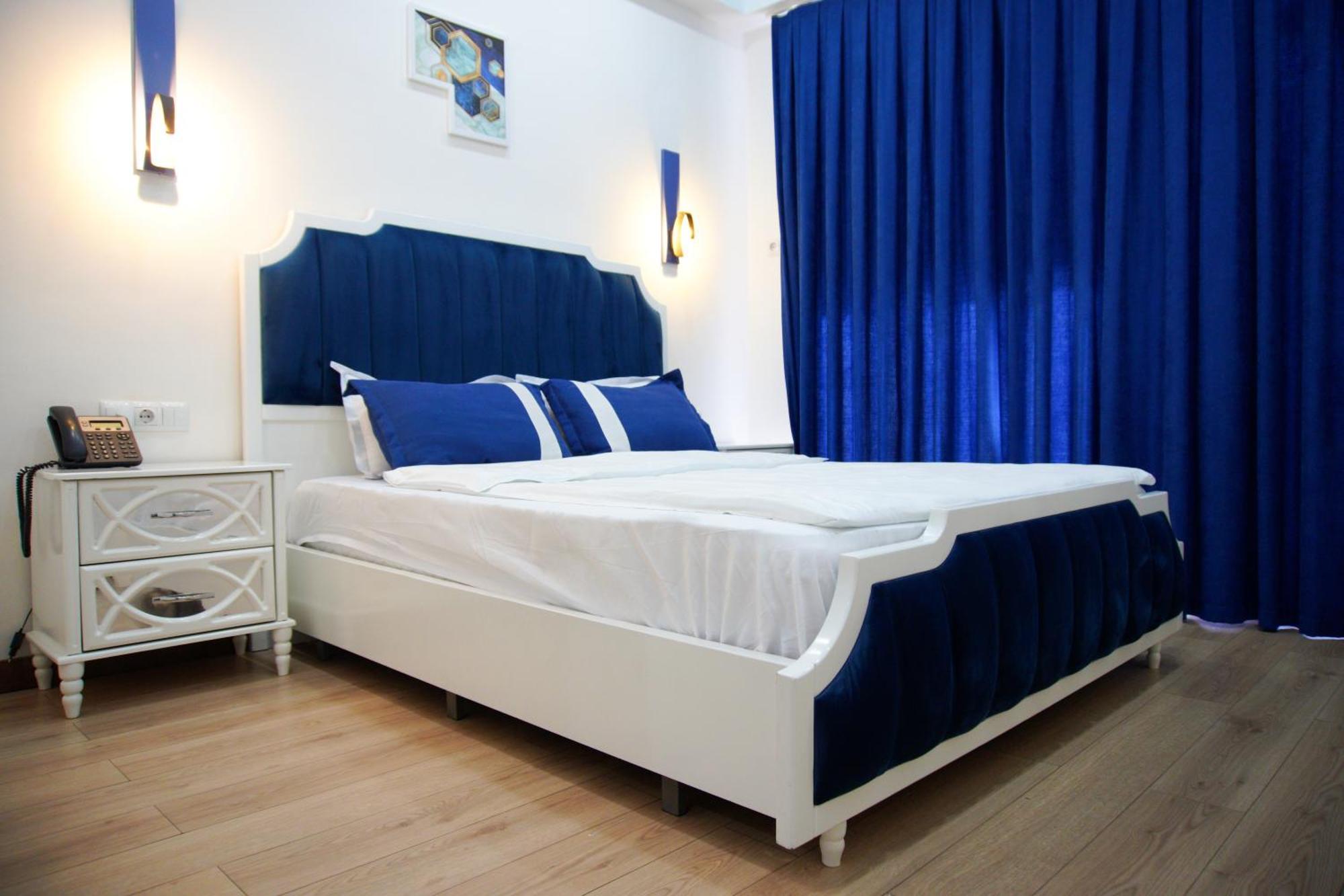 Luxin Hotel Тбилиси Екстериор снимка