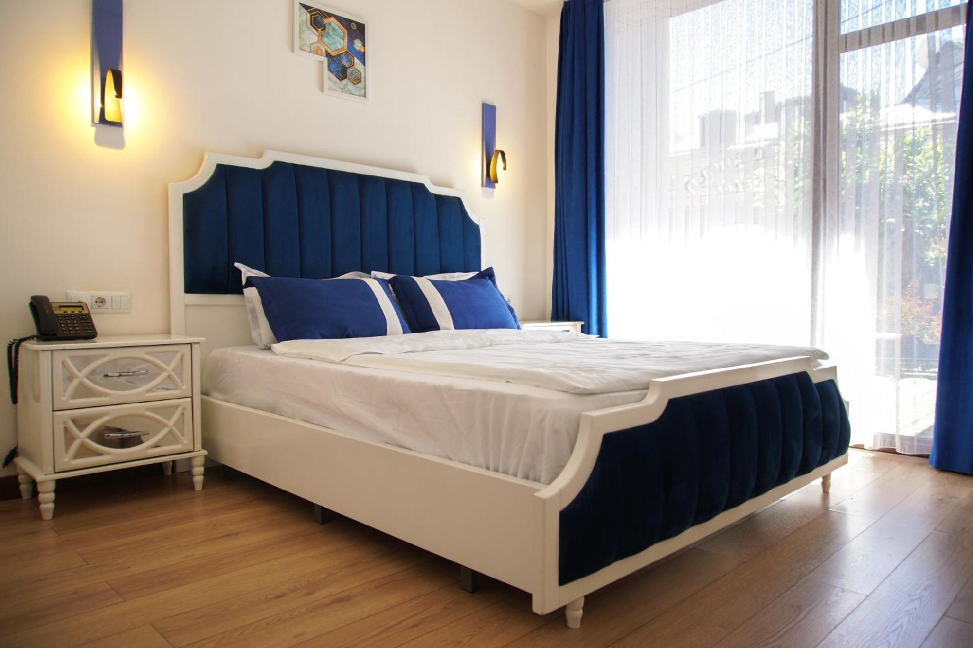 Luxin Hotel Тбилиси Екстериор снимка