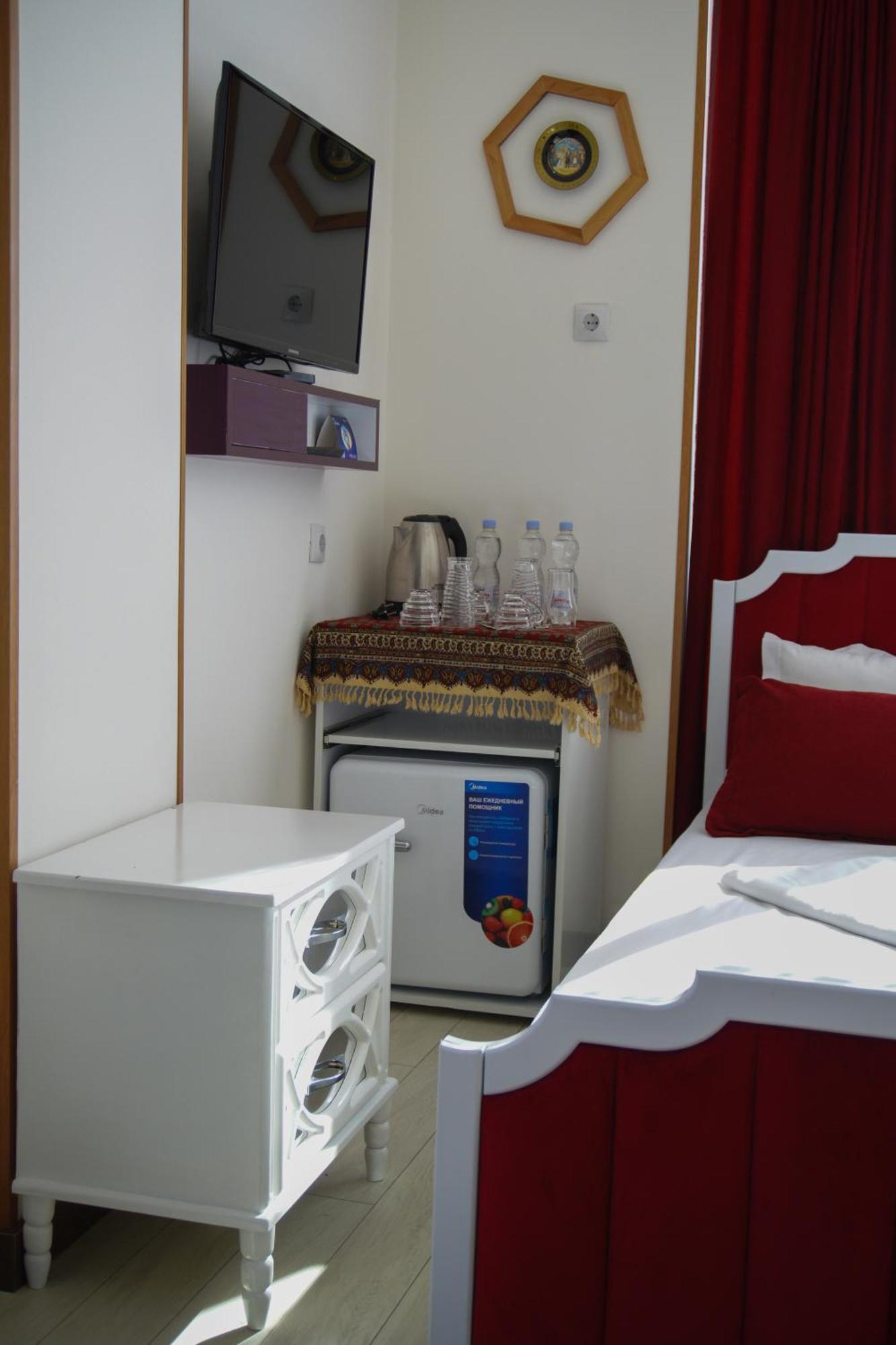 Luxin Hotel Тбилиси Екстериор снимка