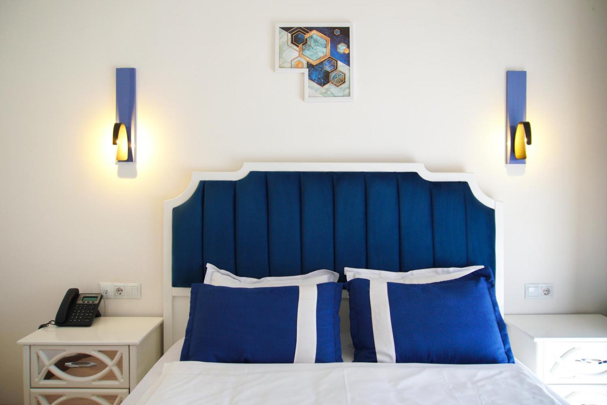 Luxin Hotel Тбилиси Екстериор снимка