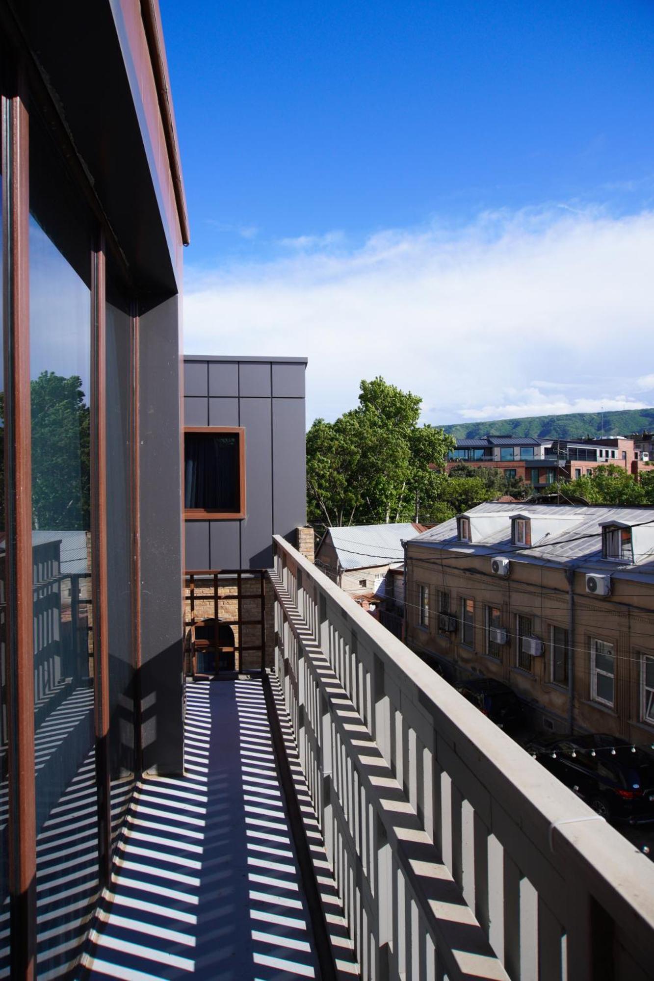 Luxin Hotel Тбилиси Екстериор снимка